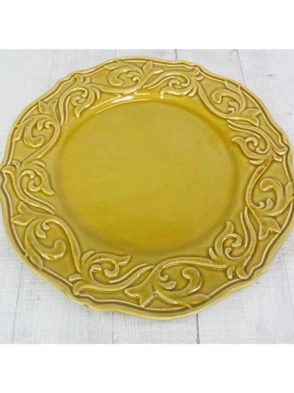 Chris Madden JC Penny CORVELLA GOLD  Emboss Scroll Stoneware Dinner Plate Set 4